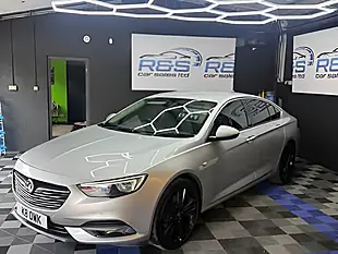 Used 2018 Vauxhall Insignia Sri Nav Silver - Interior and Exterior details 11
