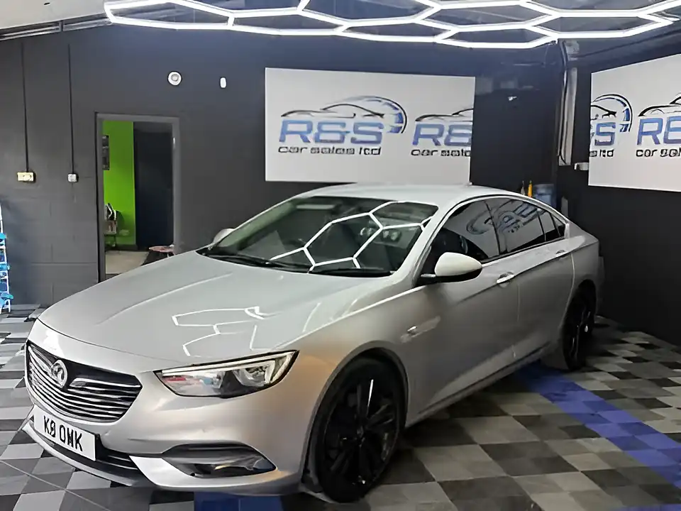 Used 2018 Vauxhall Insignia Sri Nav Silver - Interior and Exterior details 11