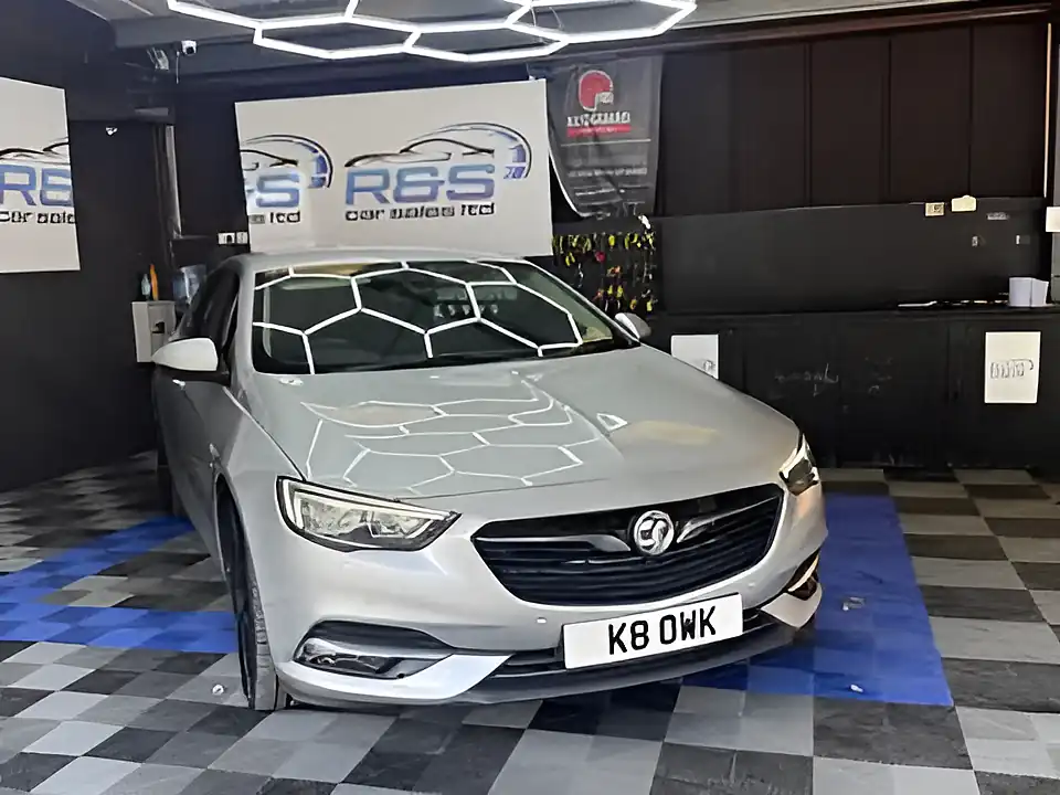 Used 2018 Vauxhall Insignia Sri Nav Silver - Interior and Exterior details 12