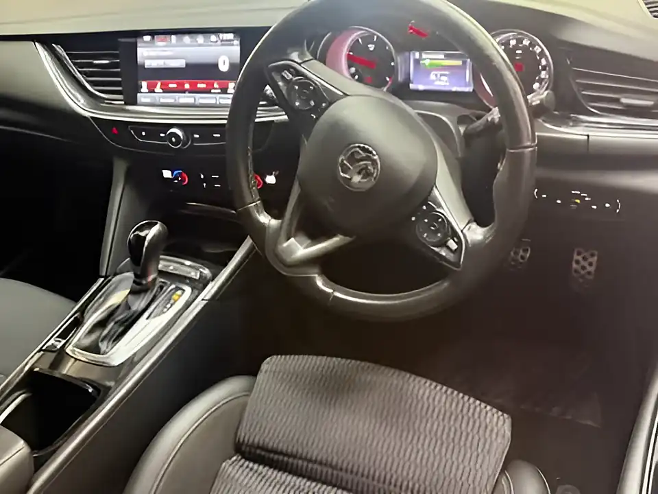Used 2018 Vauxhall Insignia Sri Nav Silver - Interior and Exterior details 15