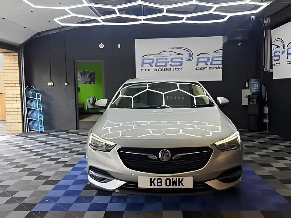 Used 2018 Vauxhall Insignia Sri Nav Silver - Interior and Exterior details 2