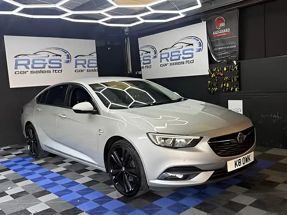 Used 2018 Vauxhall Insignia Sri Nav Silver - Interior and Exterior details 5
