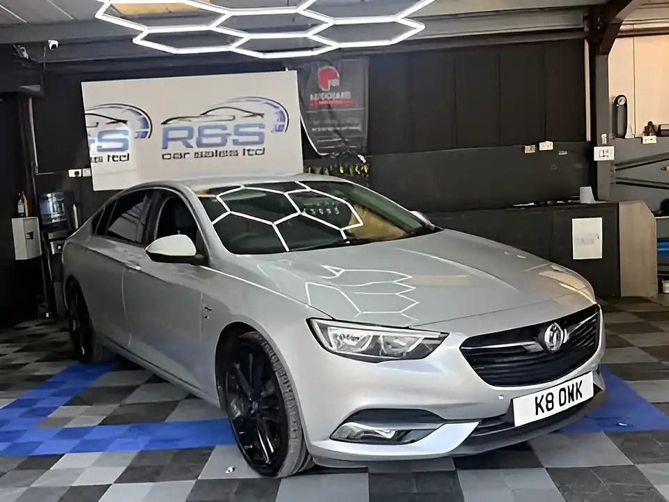 Used 2018 Vauxhall Insignia Sri Nav Silver - Interior and Exterior details 7