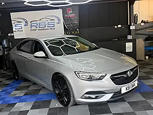 Used 2018 Vauxhall Insignia Sri Nav Silver - Interior and Exterior details 9