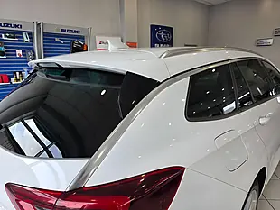 Used 2018 Vauxhall Insignia Sri Nav Sports Tourer White - Interior and Exterior details 20
