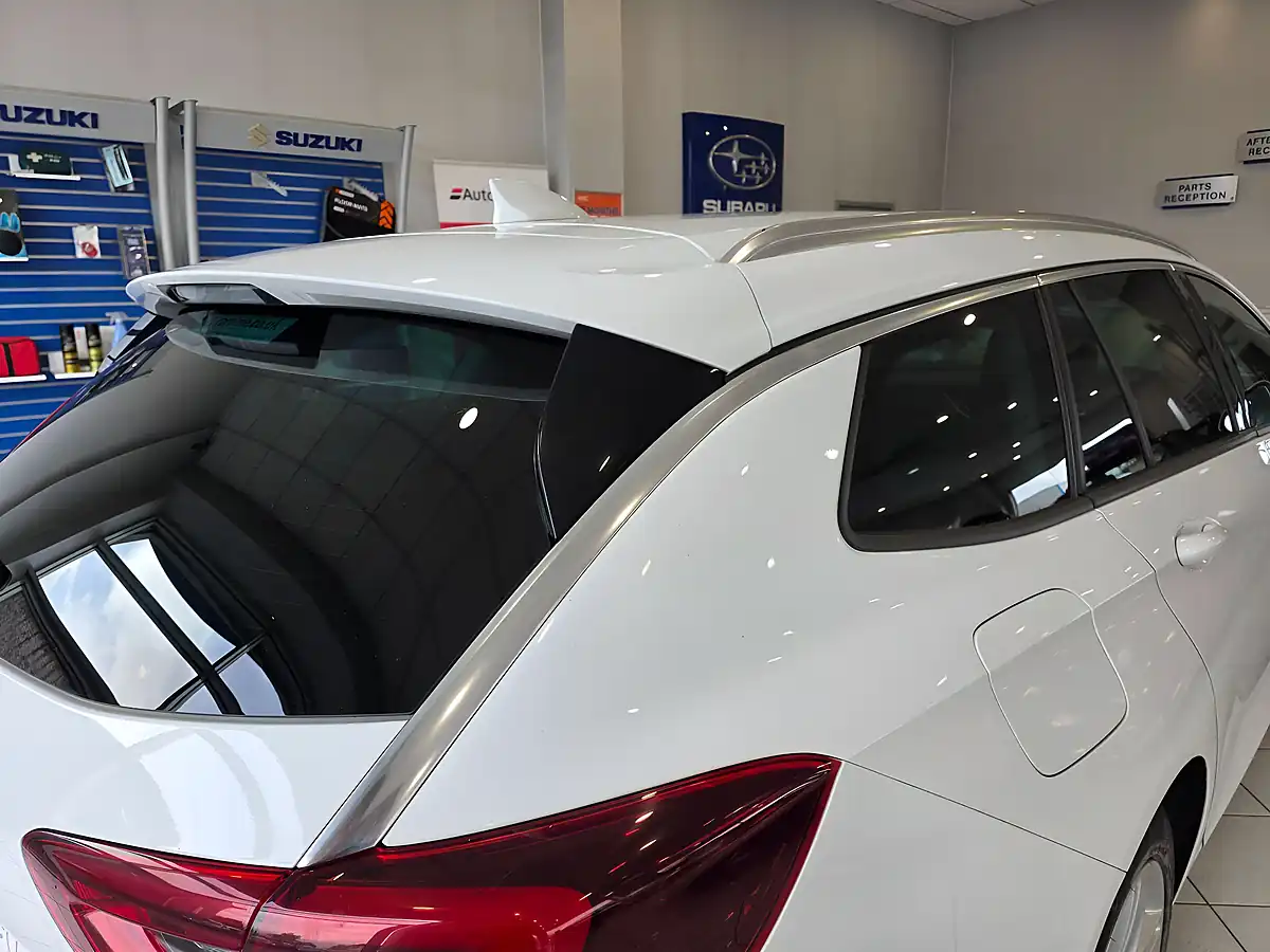 Used 2018 Vauxhall Insignia Sri Nav Sports Tourer White - Interior and Exterior details 20