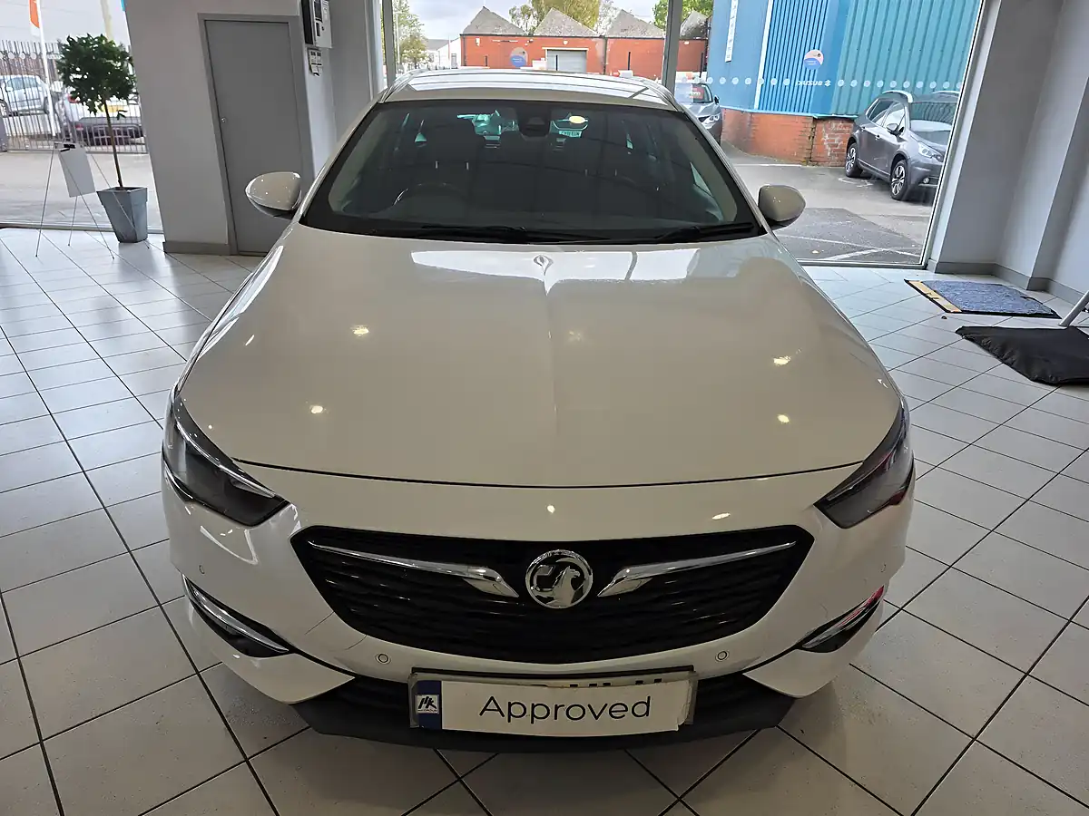 Used 2018 Vauxhall Insignia Sri Nav Sports Tourer White - Interior and Exterior details 5