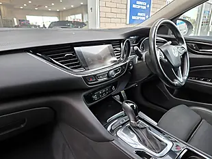 Used 2018 Vauxhall Insignia Sri Nav Sports Tourer White - Interior and Exterior details 8