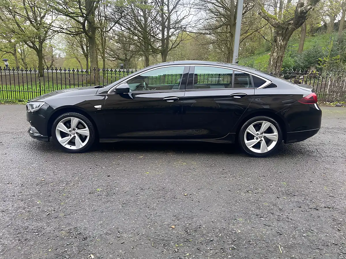 Used 2018 Vauxhall Insignia Sri Vx-Line Nav Black - Interior and Exterior details 2