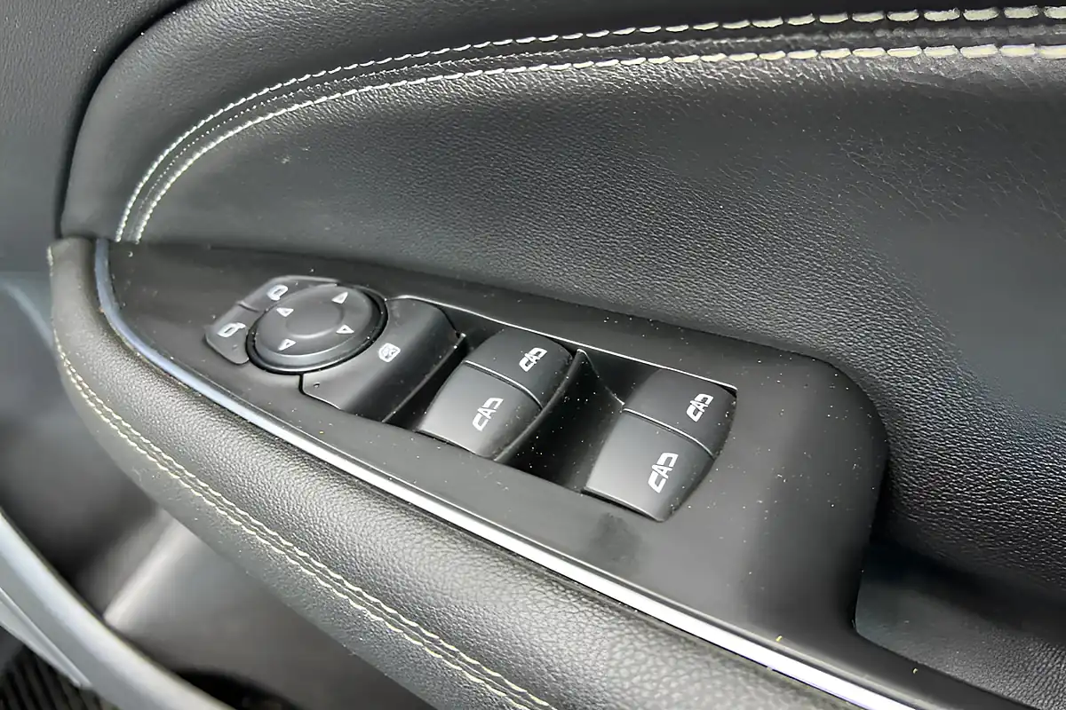 Used 2018 Vauxhall Insignia Sri Vx-Line Nav Black - Interior and Exterior details 16