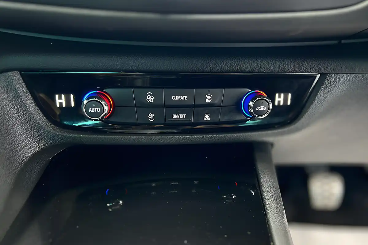 Used 2018 Vauxhall Insignia Sri Vx-Line Nav Black - Interior and Exterior details 18