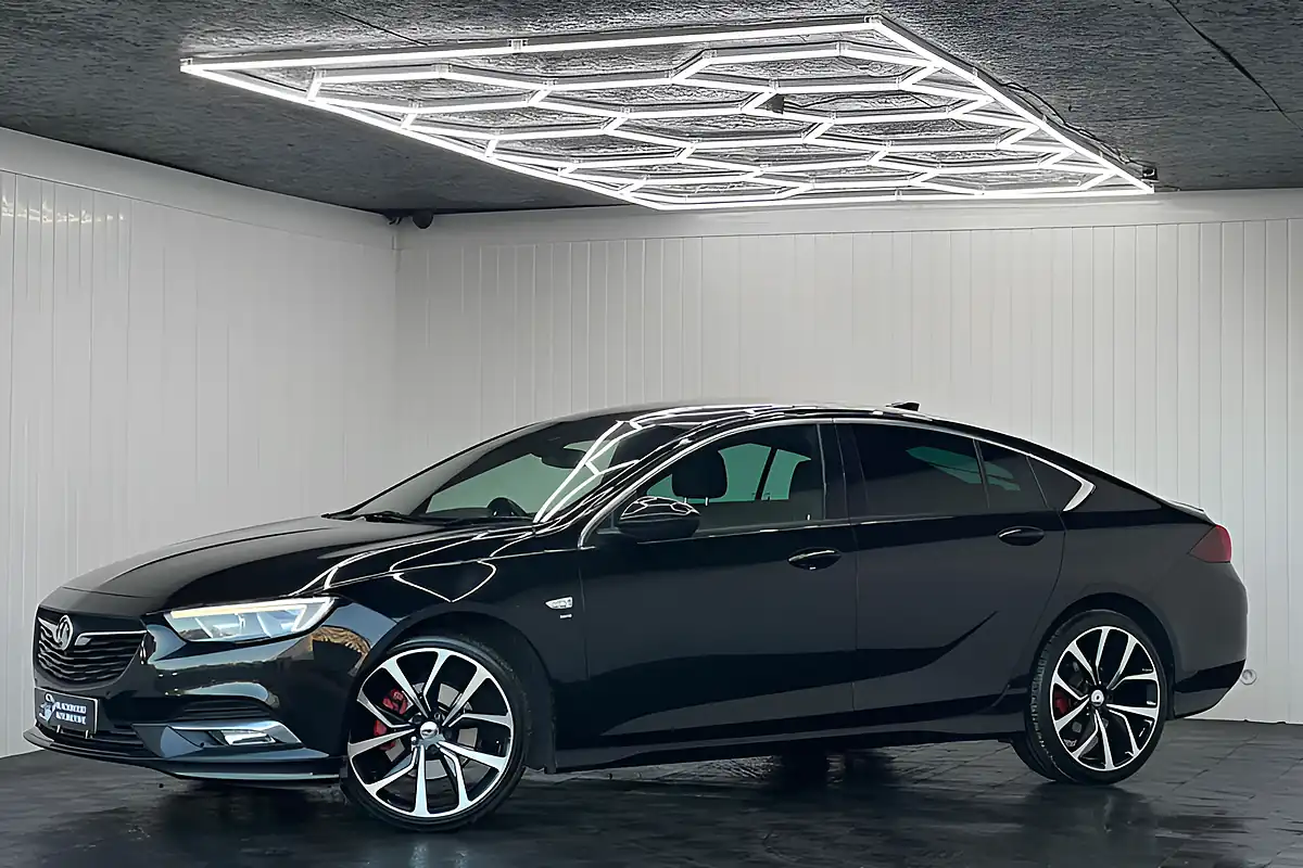 Used 2018 Vauxhall Insignia Sri Vx-Line Nav Black - Interior and Exterior details 6