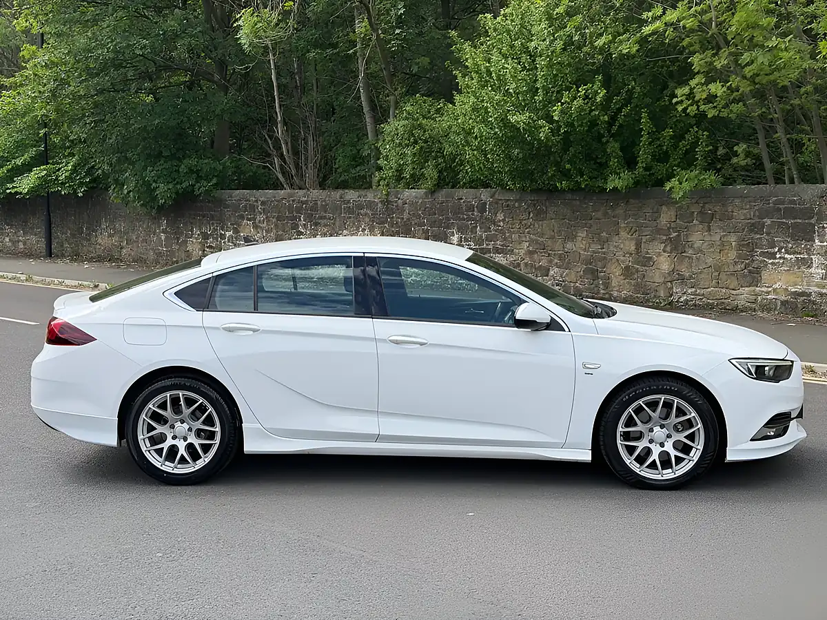 Used 2018 Vauxhall Insignia Sri Vx Line Nav Grand Sport White - Interior and Exterior details 7