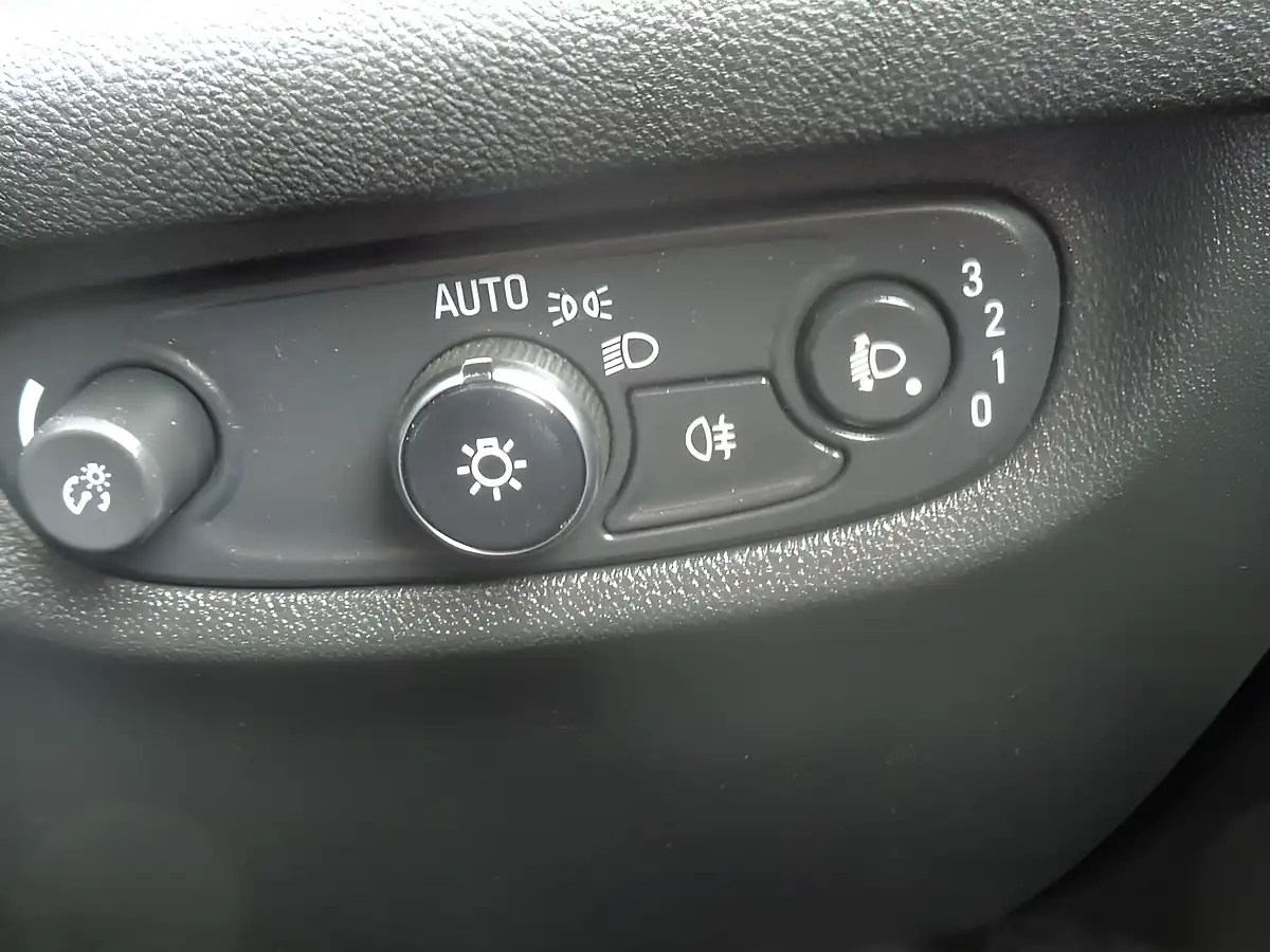 Used 2018 Vauxhall Insignia Tech Line Nav Grand Sport Silver - Front View