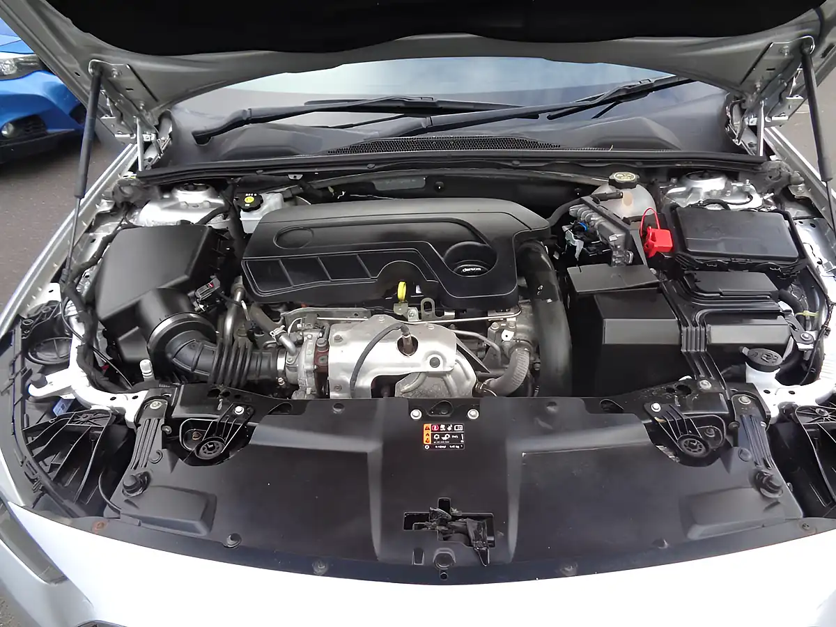 Used 2018 Vauxhall Insignia Tech Line Nav Grand Sport Silver - Interior and Exterior details 13