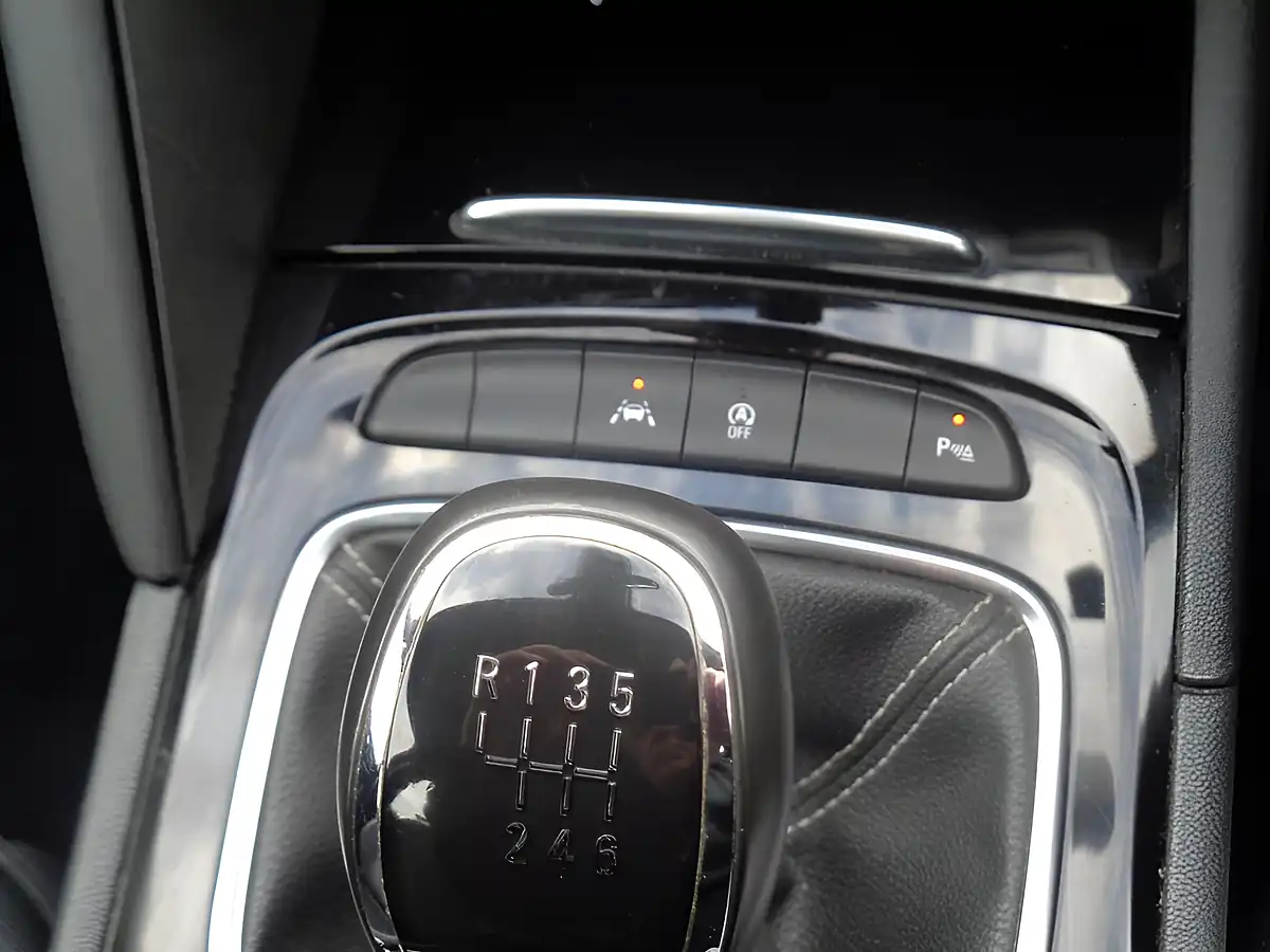 Used 2018 Vauxhall Insignia Tech Line Nav Grand Sport Silver - Interior and Exterior details 15