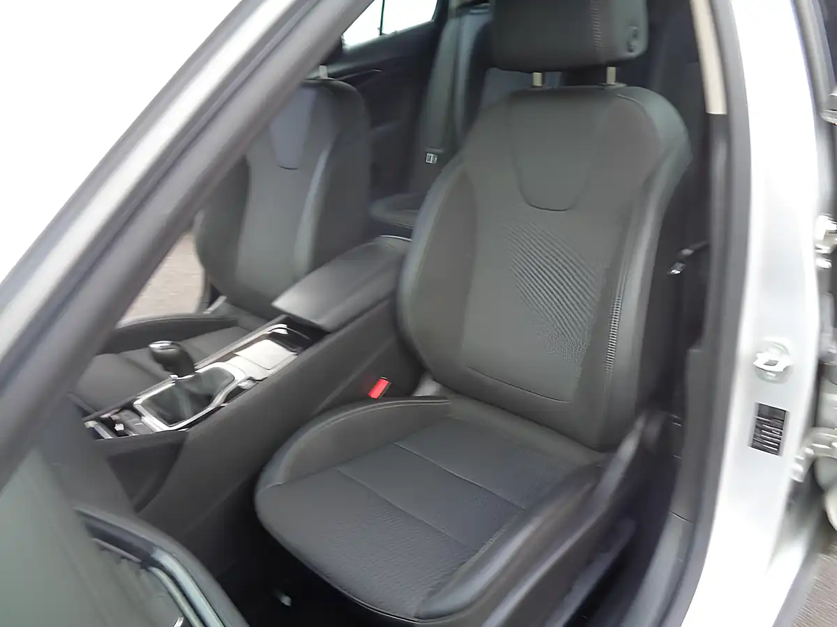 Used 2018 Vauxhall Insignia Tech Line Nav Grand Sport Silver - Interior and Exterior details 18