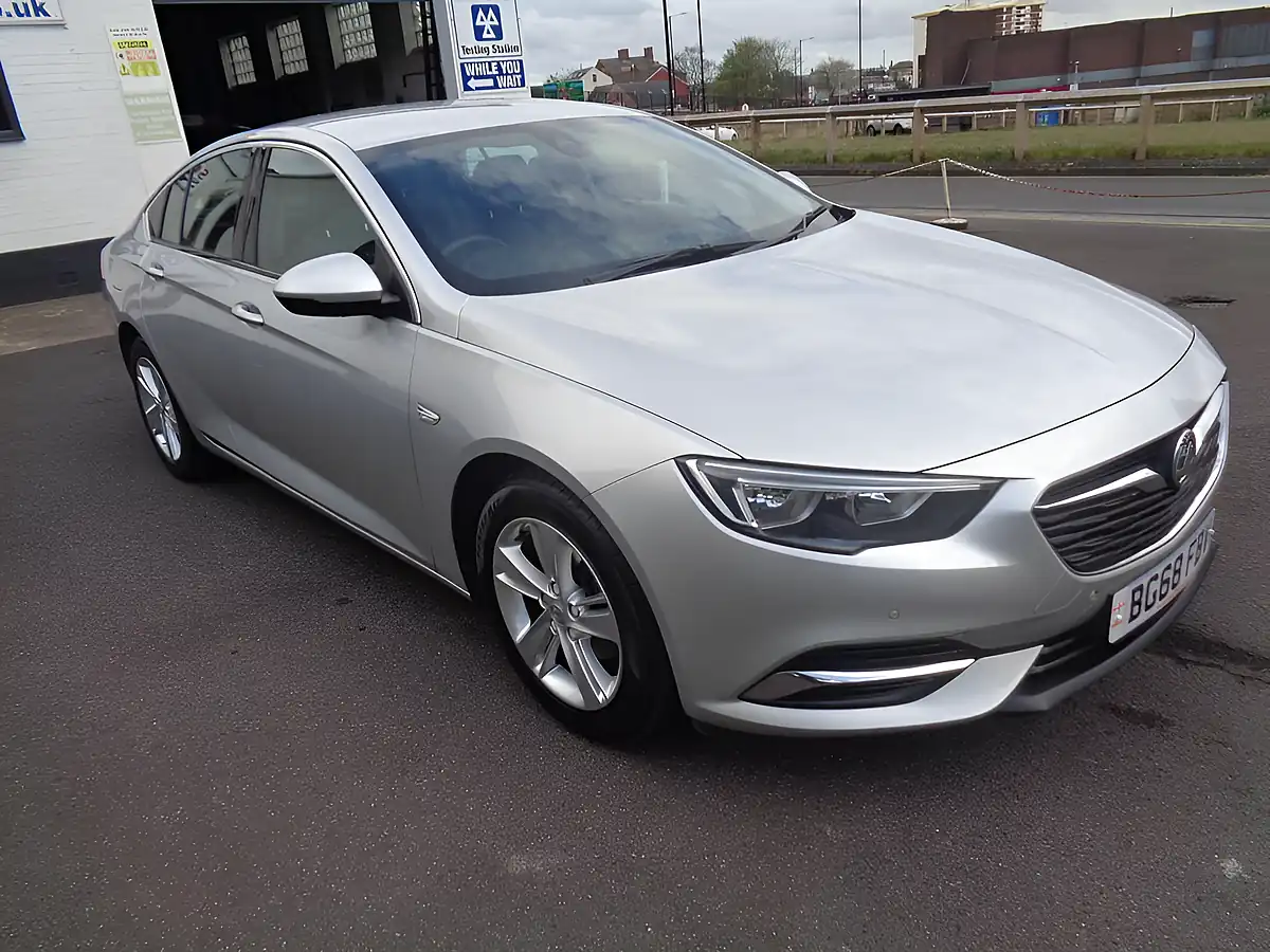 Used 2018 Vauxhall Insignia Tech Line Nav Grand Sport Silver - Interior and Exterior details 2