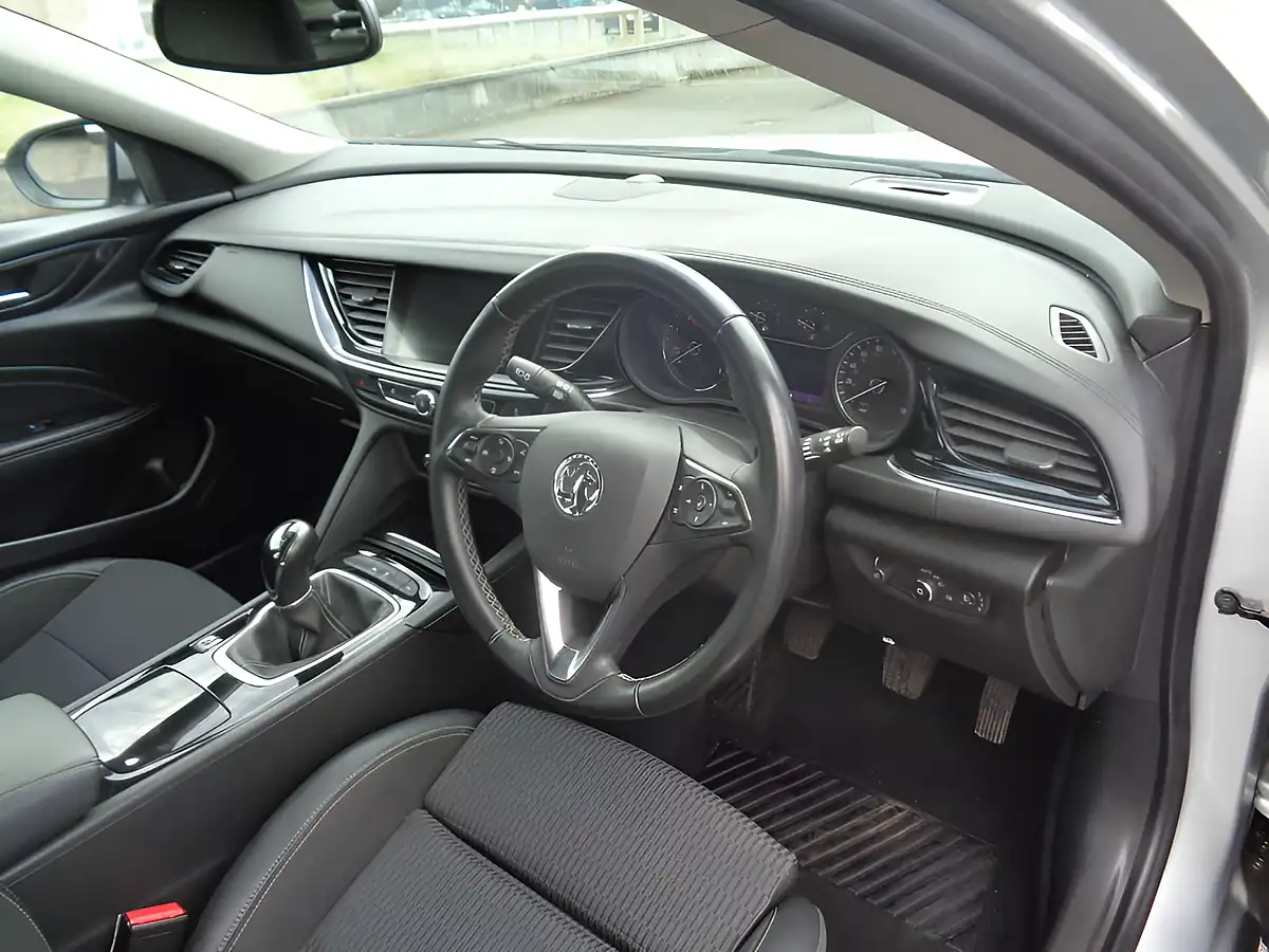 Used 2018 Vauxhall Insignia Tech Line Nav Grand Sport Silver - Interior and Exterior details 20