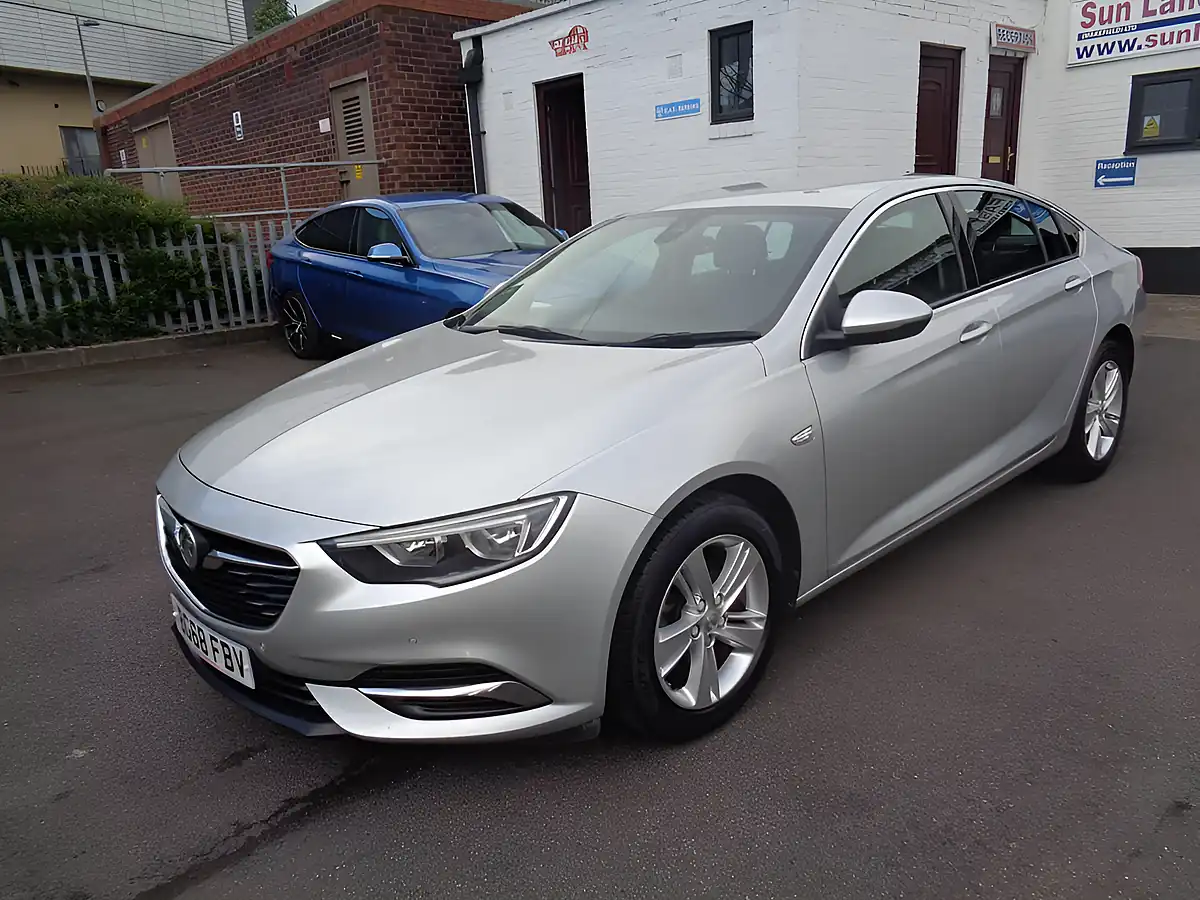 Used 2018 Vauxhall Insignia Tech Line Nav Grand Sport Silver - Interior and Exterior details 4