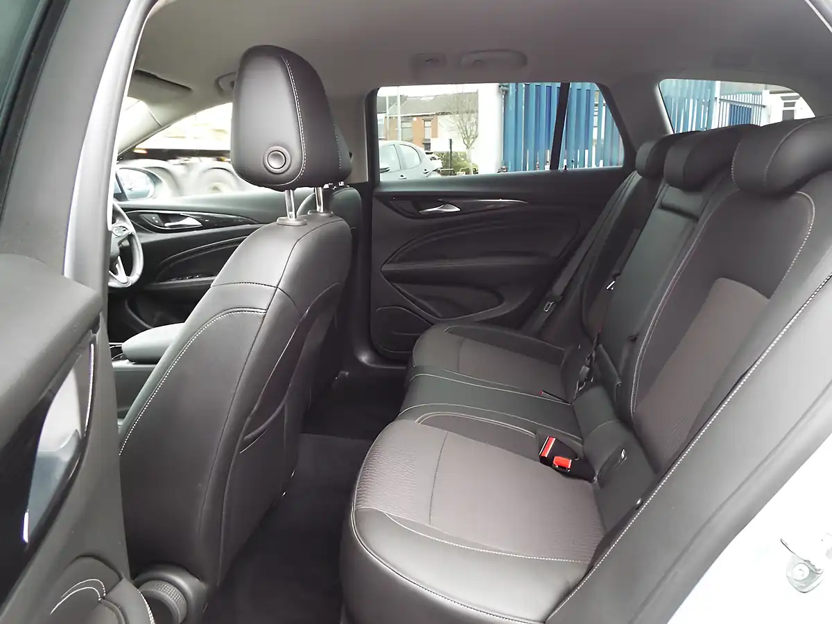 Used 2018 Vauxhall Insignia Tech Line Nav Silver - Interior and Exterior details 12