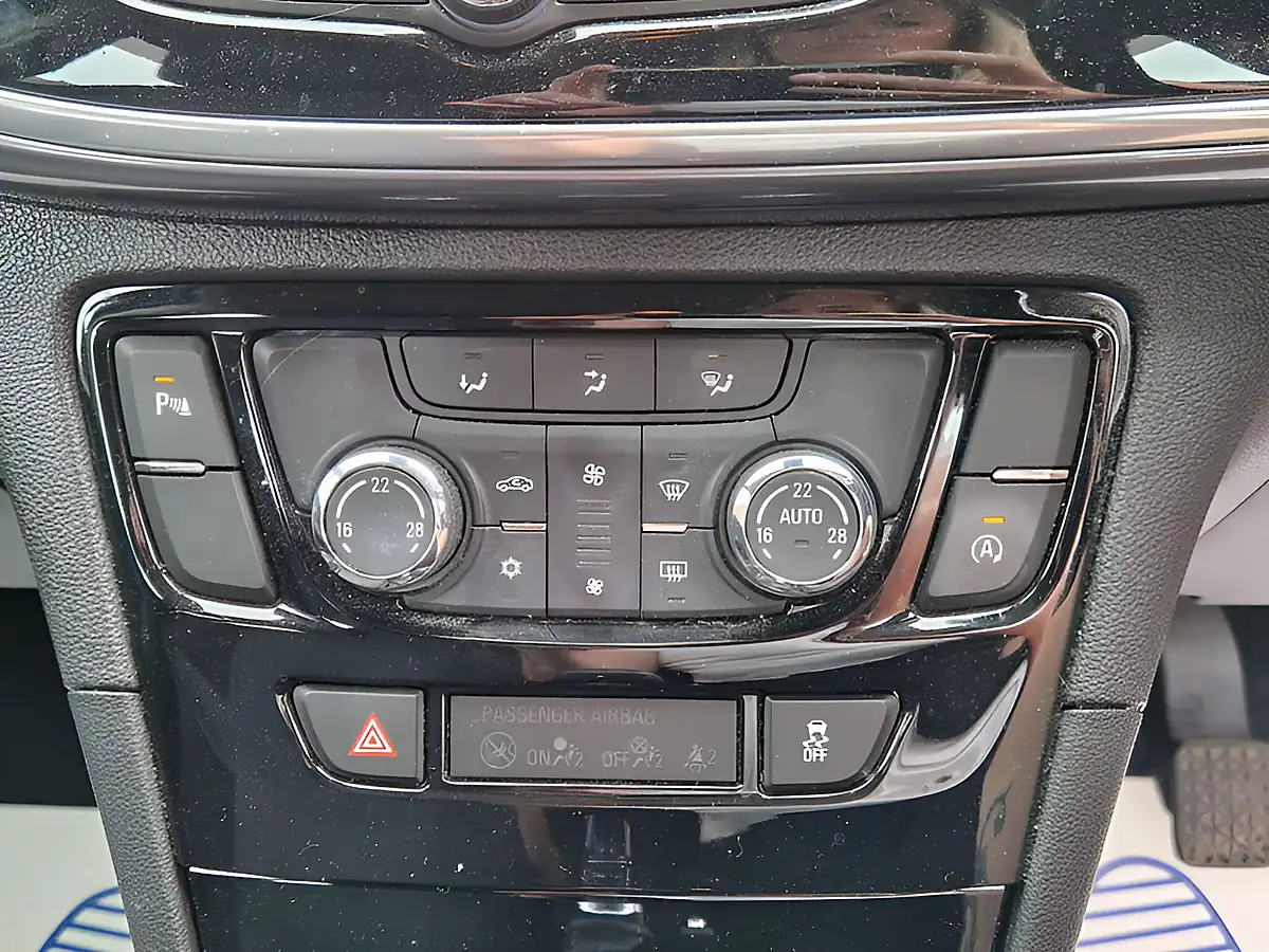 Used 2018 Vauxhall Mokka X Active Black - Interior and Exterior details 20