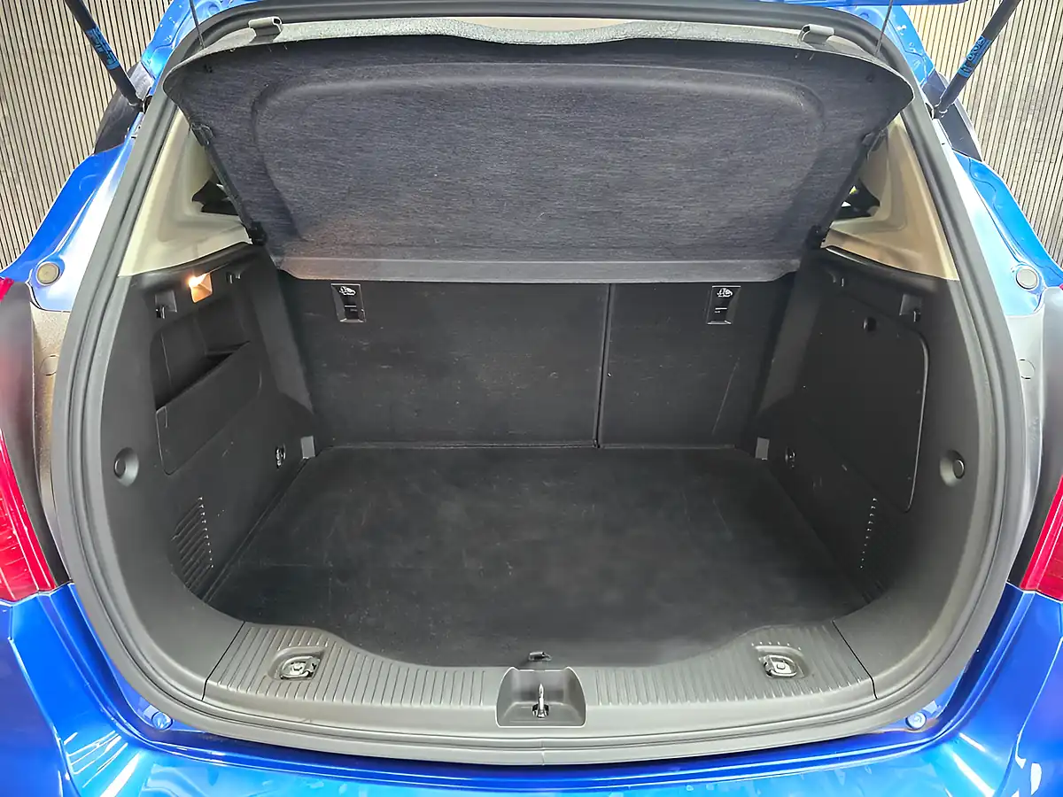 Used 2018 Vauxhall Mokka X Active Blue - Interior and Exterior details 15
