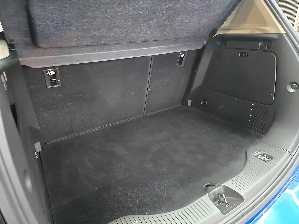 Used 2018 Vauxhall Mokka X Active Blue - Interior and Exterior details 16