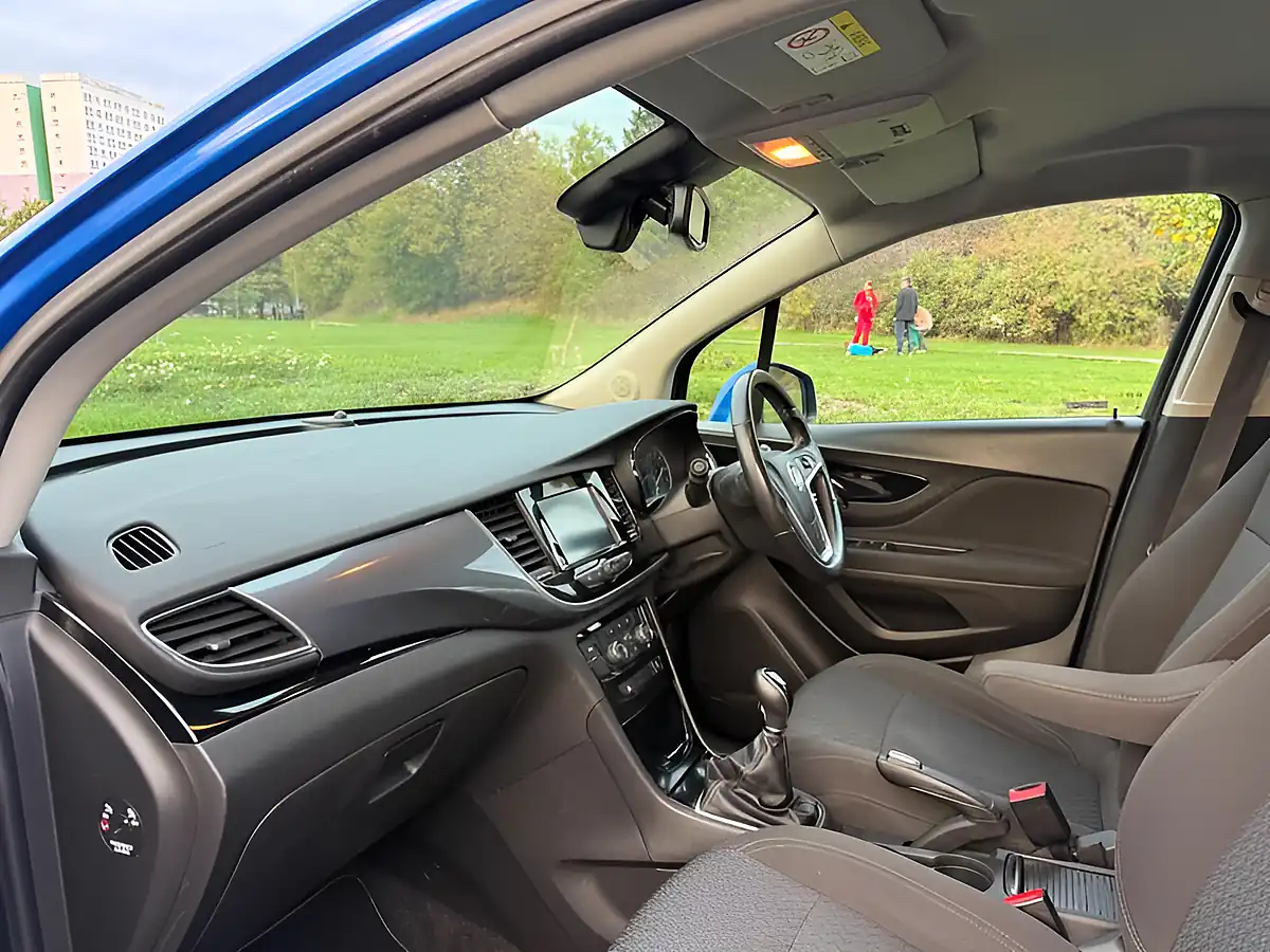 Used 2018 Vauxhall Mokka X Active Boracay Blue - Interior and Exterior details 9