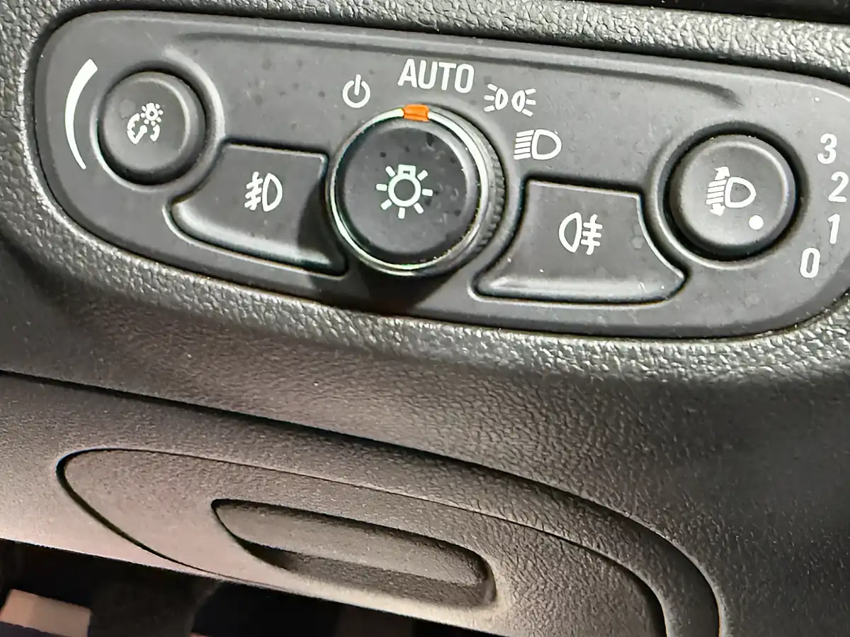 Used 2018 Vauxhall Mokka X Active Grey - Interior and Exterior details 14
