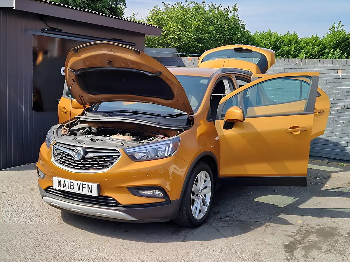 Used 2018 Vauxhall Mokka X Active Orange - Interior and Exterior details 10