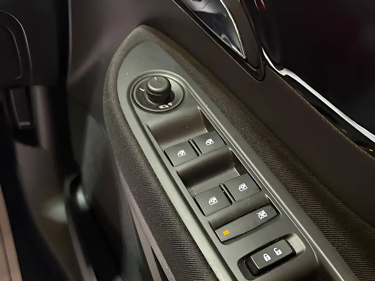 Used 2018 Vauxhall Mokka X Active Red - Interior and Exterior details 19