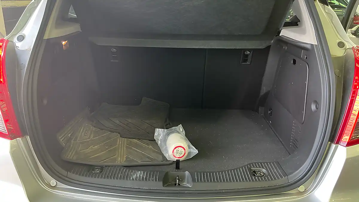 Used 2018 Vauxhall Mokka X Active Silver - Interior and Exterior details 6