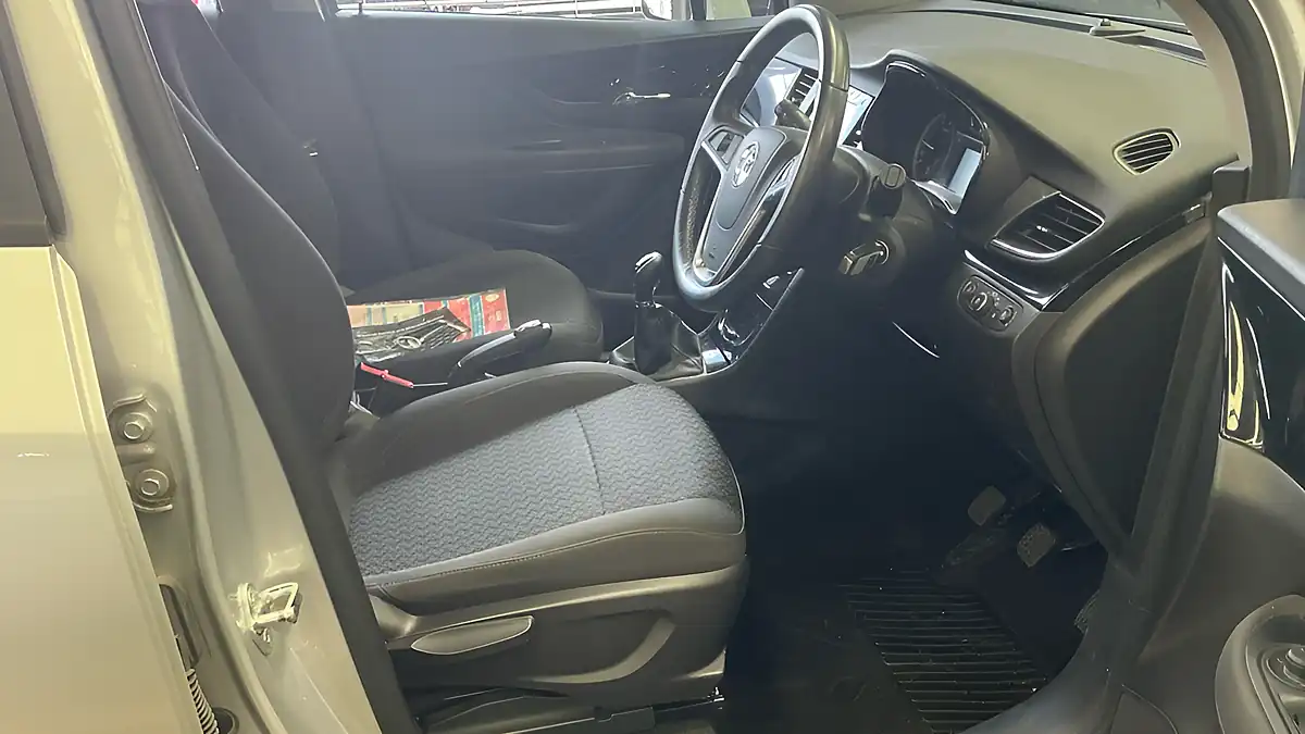 Used 2018 Vauxhall Mokka X Active Silver - Interior and Exterior details 8