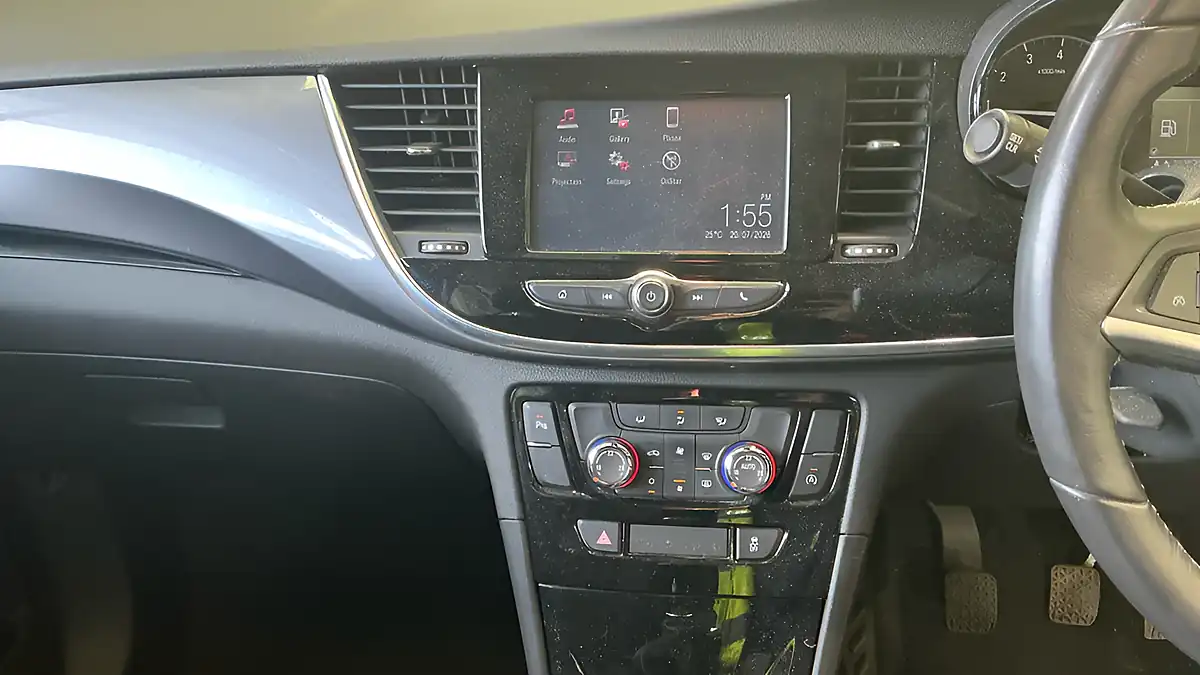 Used 2018 Vauxhall Mokka X Active Silver - Interior and Exterior details 9