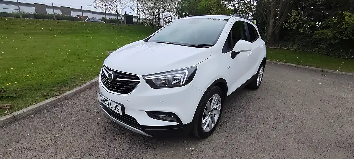Used 2018 Vauxhall Mokka X Active White - Front View