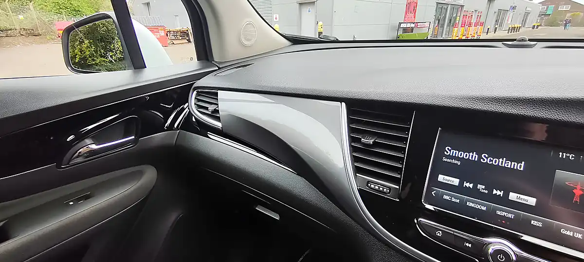 Used 2018 Vauxhall Mokka X Active White - Interior and Exterior details 18