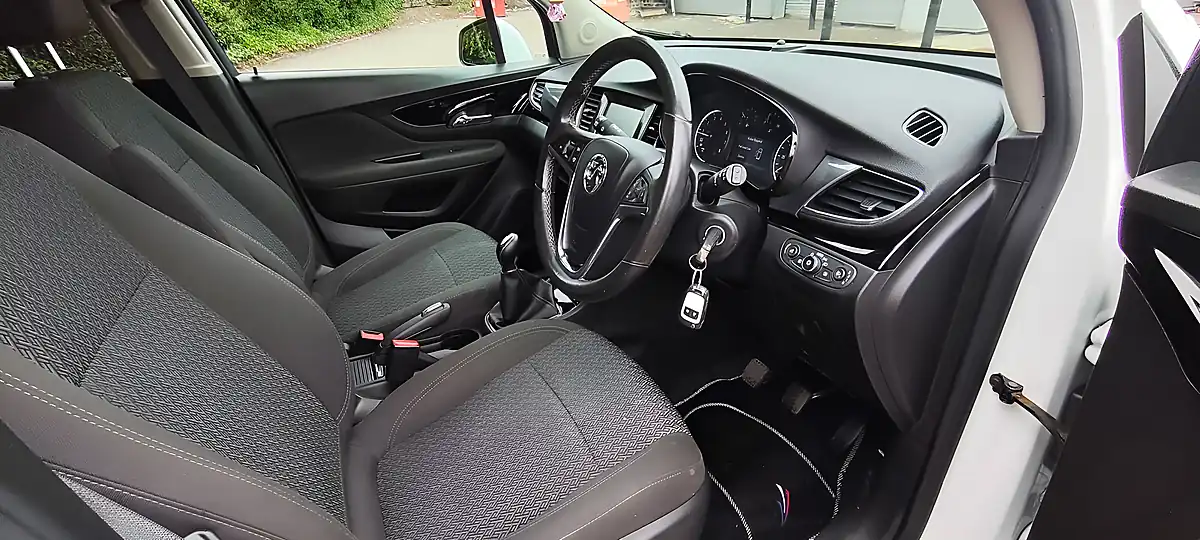 Used 2018 Vauxhall Mokka X Active White - Interior and Exterior details 9