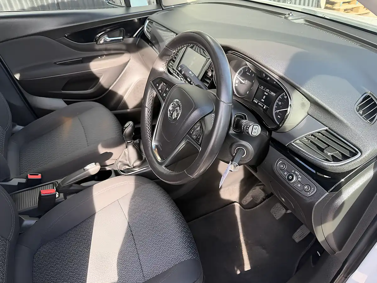Used 2018 Vauxhall Mokka X Active White - Interior and Exterior details 11