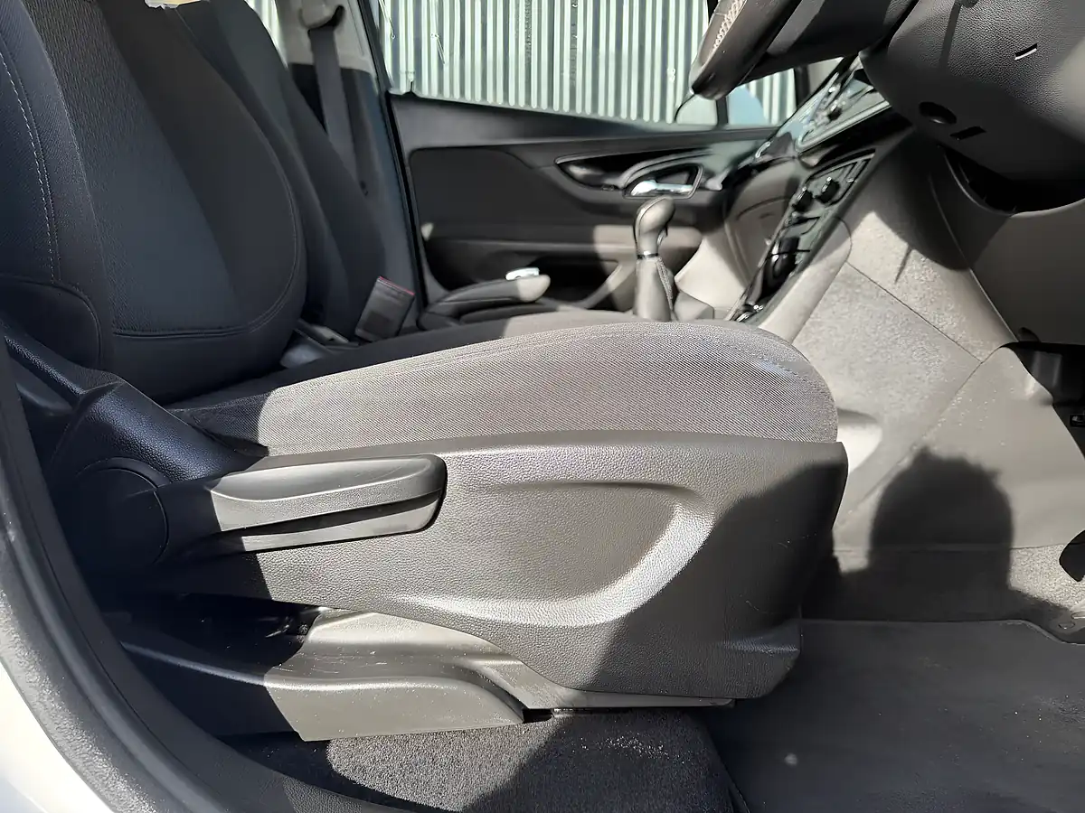 Used 2018 Vauxhall Mokka X Active White - Interior and Exterior details 12