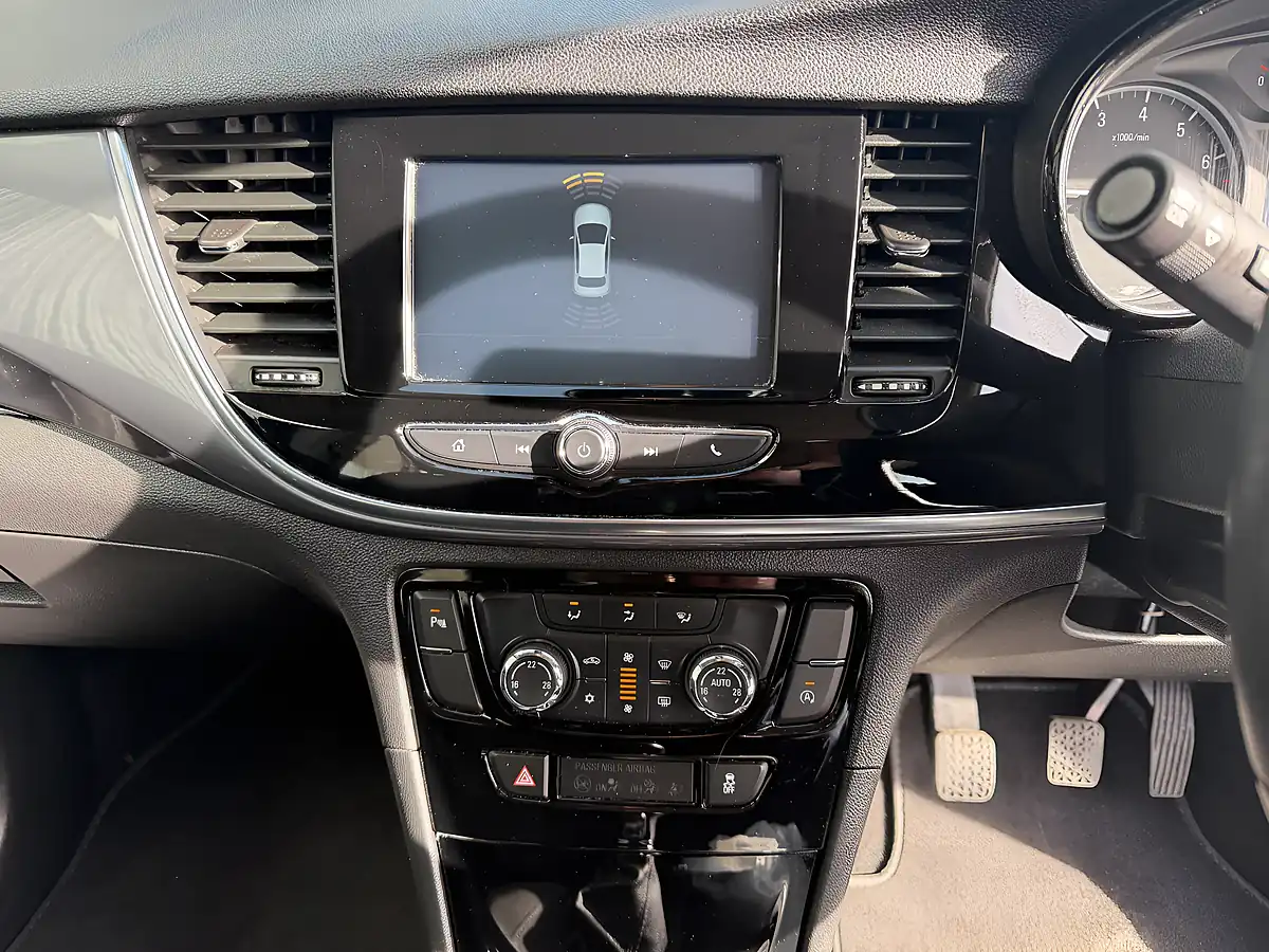 Used 2018 Vauxhall Mokka X Active White - Interior and Exterior details 17