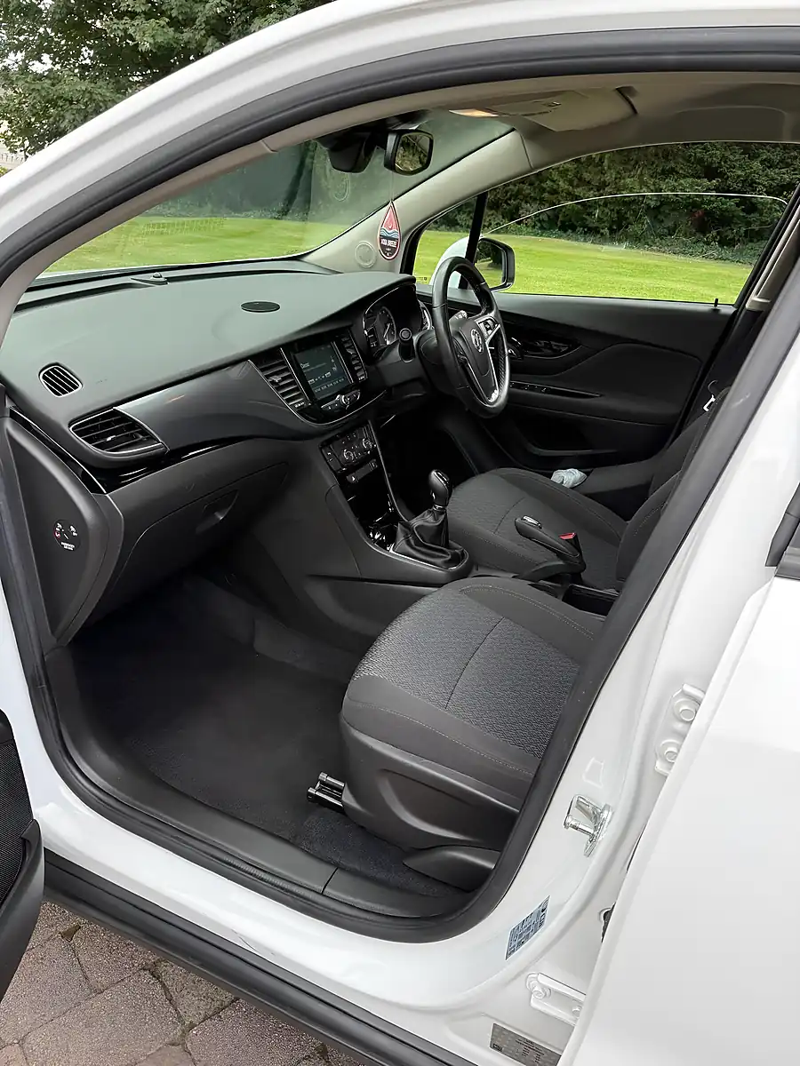 Used 2018 Vauxhall Mokka X Active White - Interior and Exterior details 17