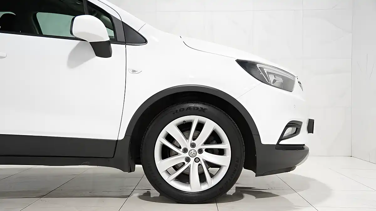 Used 2018 Vauxhall Mokka X Active White - Interior and Exterior details 14