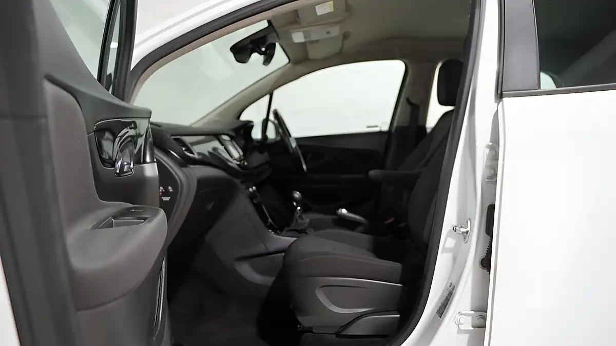 Used 2018 Vauxhall Mokka X Active White - Interior and Exterior details 20
