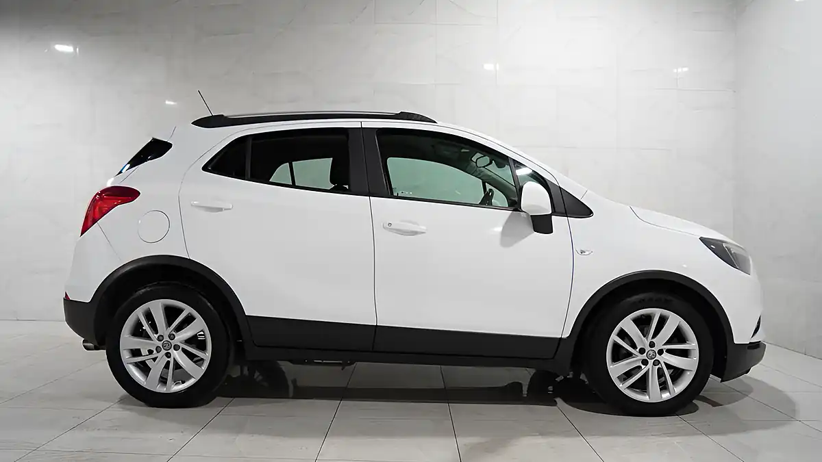 Used 2018 Vauxhall Mokka X Active White - Interior and Exterior details 8