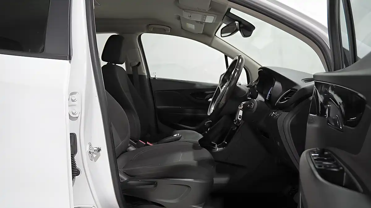 Used 2018 Vauxhall Mokka X Active White - Interior and Exterior details 9