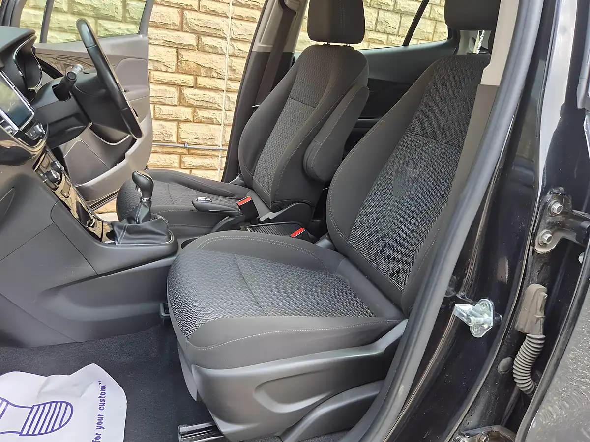 Used 2018 Vauxhall Mokka X Design Nav Black - Interior and Exterior details 18