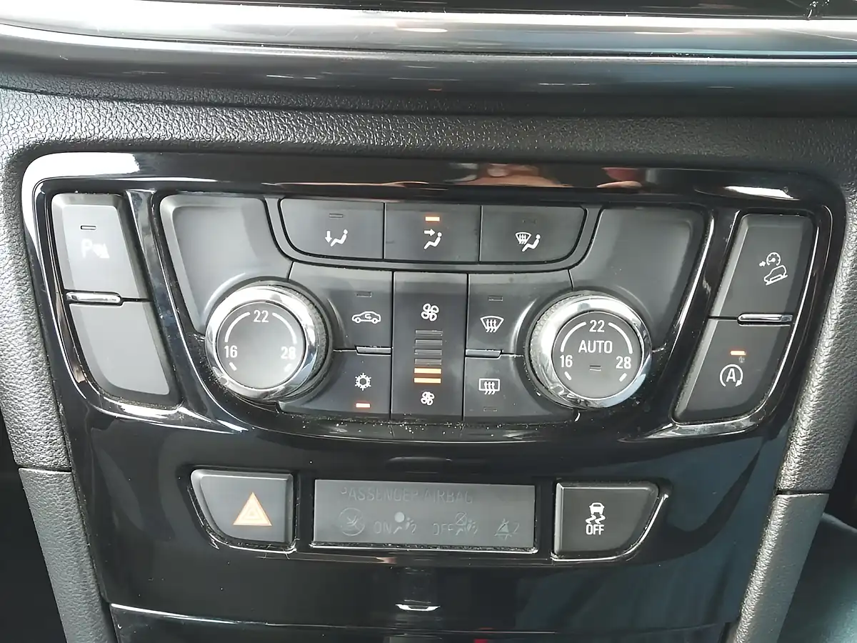 Used 2018 Vauxhall Mokka X Design Nav Black - Interior and Exterior details 17