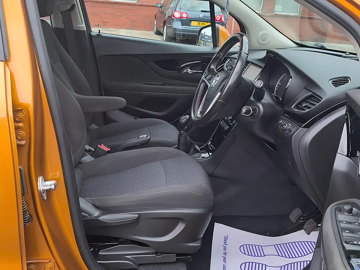 Used 2018 Vauxhall Mokka X Design Nav Orange - Interior and Exterior details 8