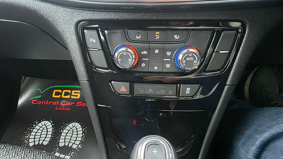 Used 2018 Vauxhall Mokka X Design Nav Red - Interior and Exterior details 16